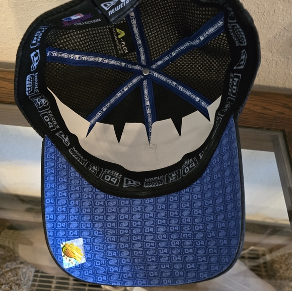 NEW Boston Red Sox New Ear 2004 World Series baseball cap. - Picture 4 of 5